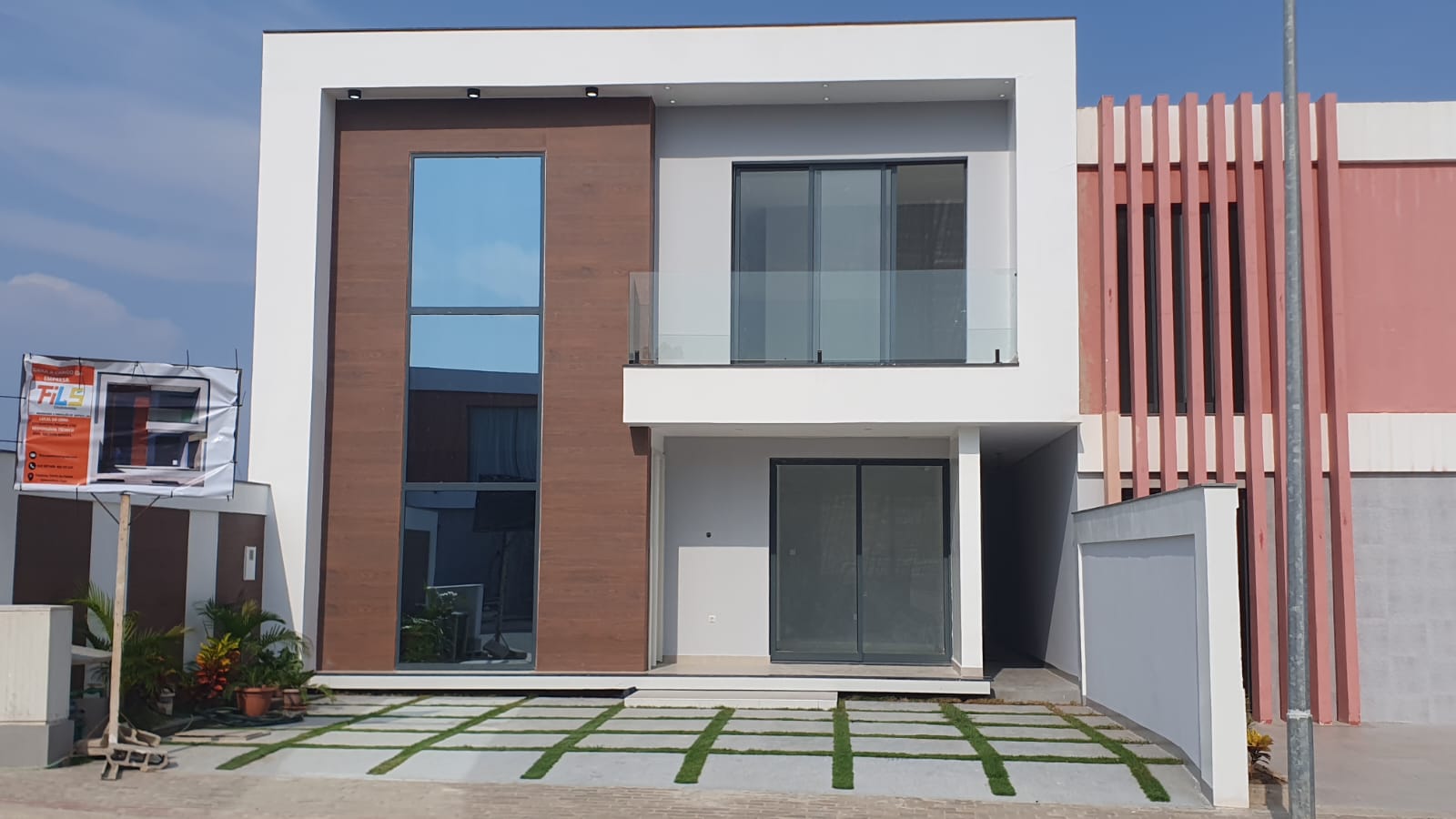 Fachada Comercial